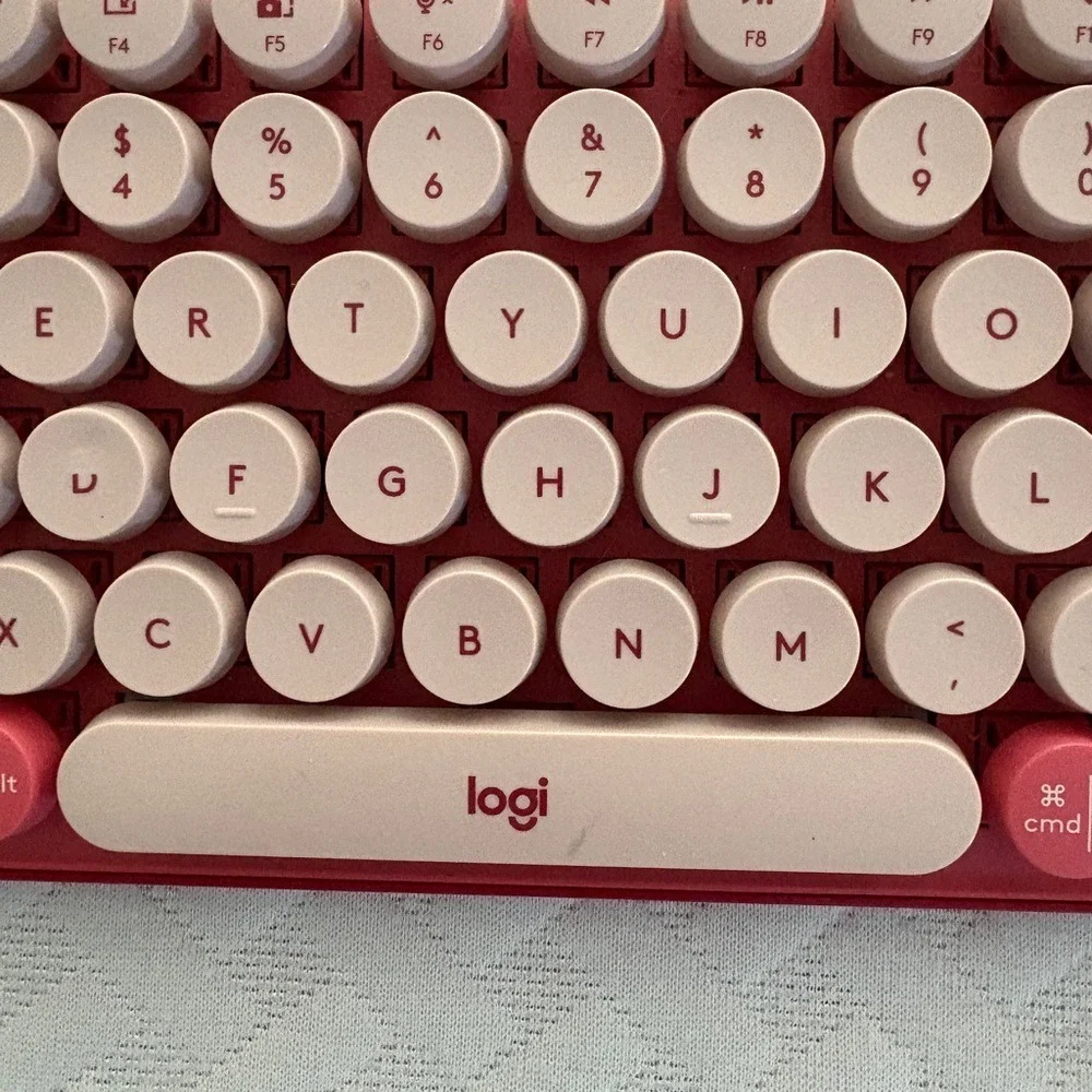 Logitech POP Wireless Keyboard with emoji keys Red Pink Tan‎ Mechanical